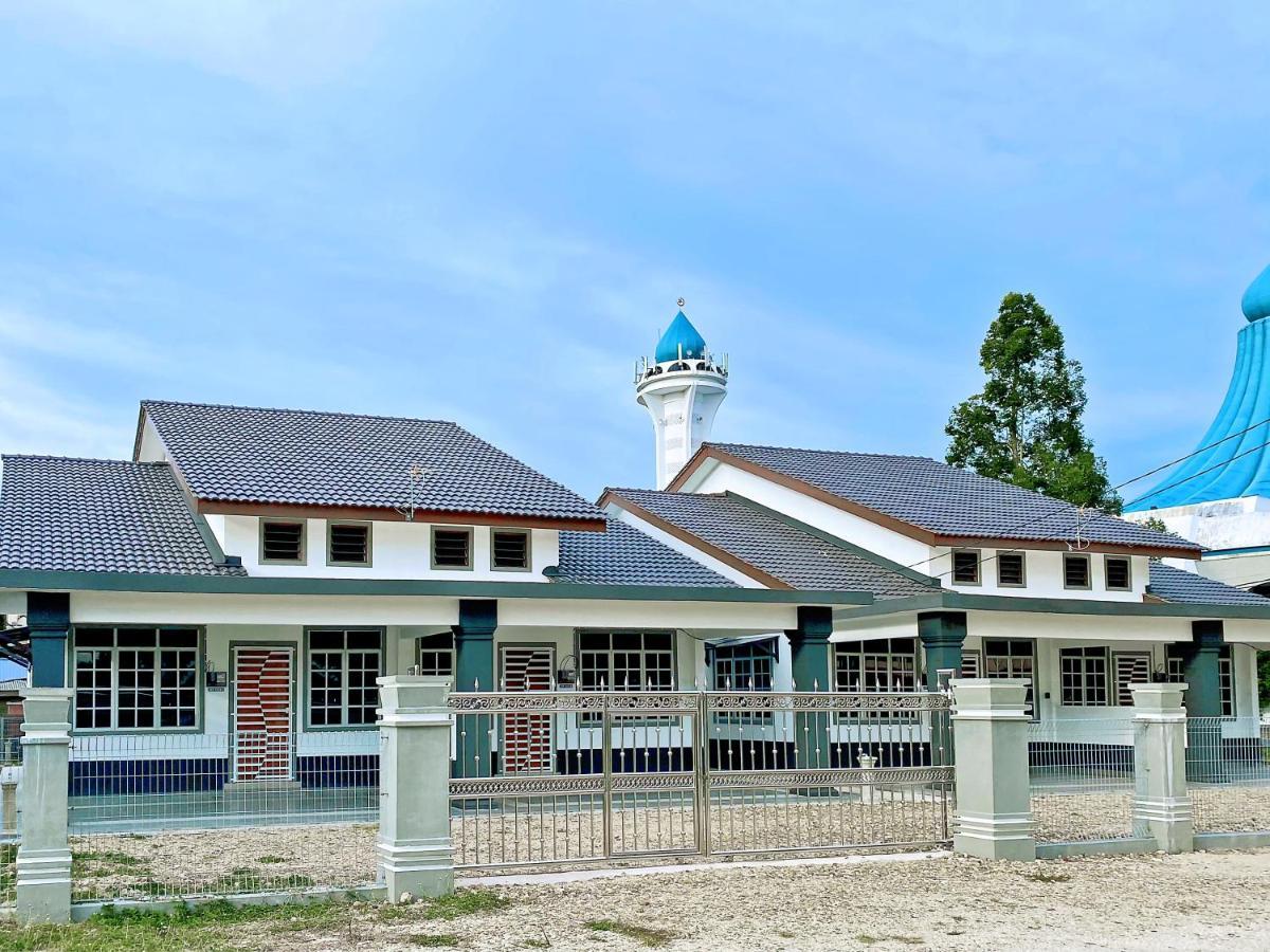 Nazza Homestay Besut With Swimming Pool Kampung Raja Екстериор снимка