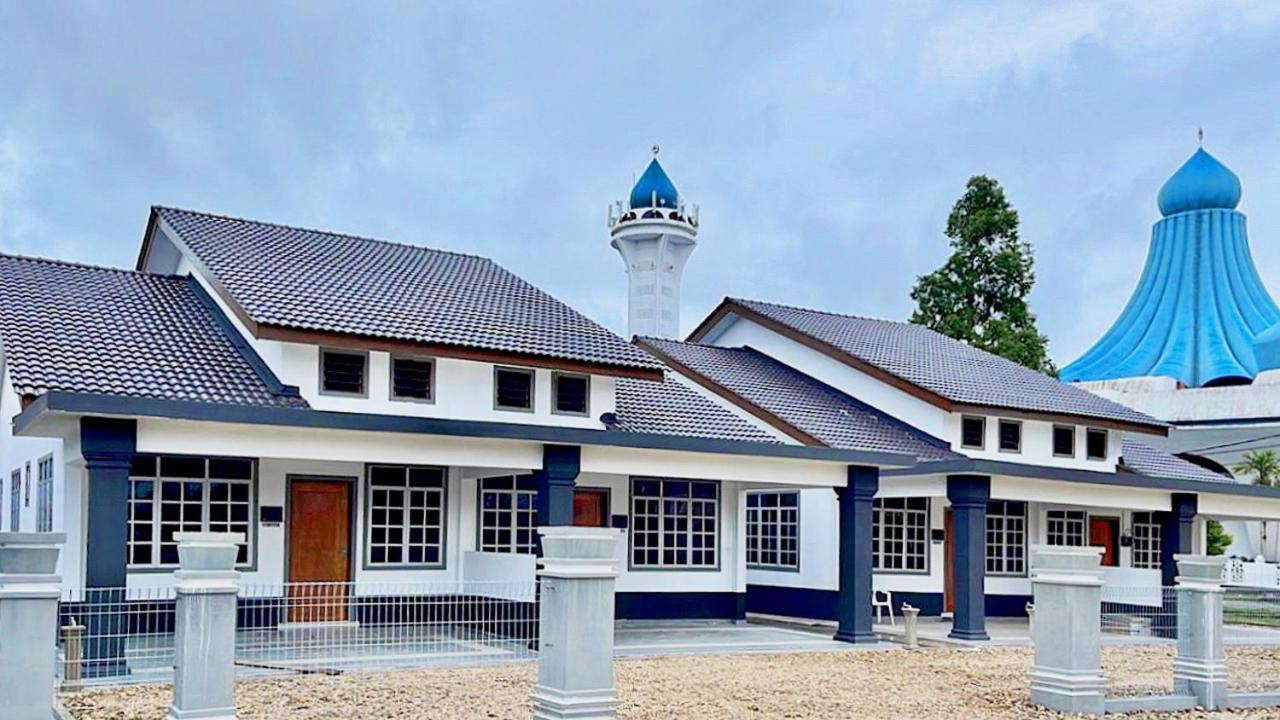 Nazza Homestay Besut With Swimming Pool Kampung Raja Екстериор снимка